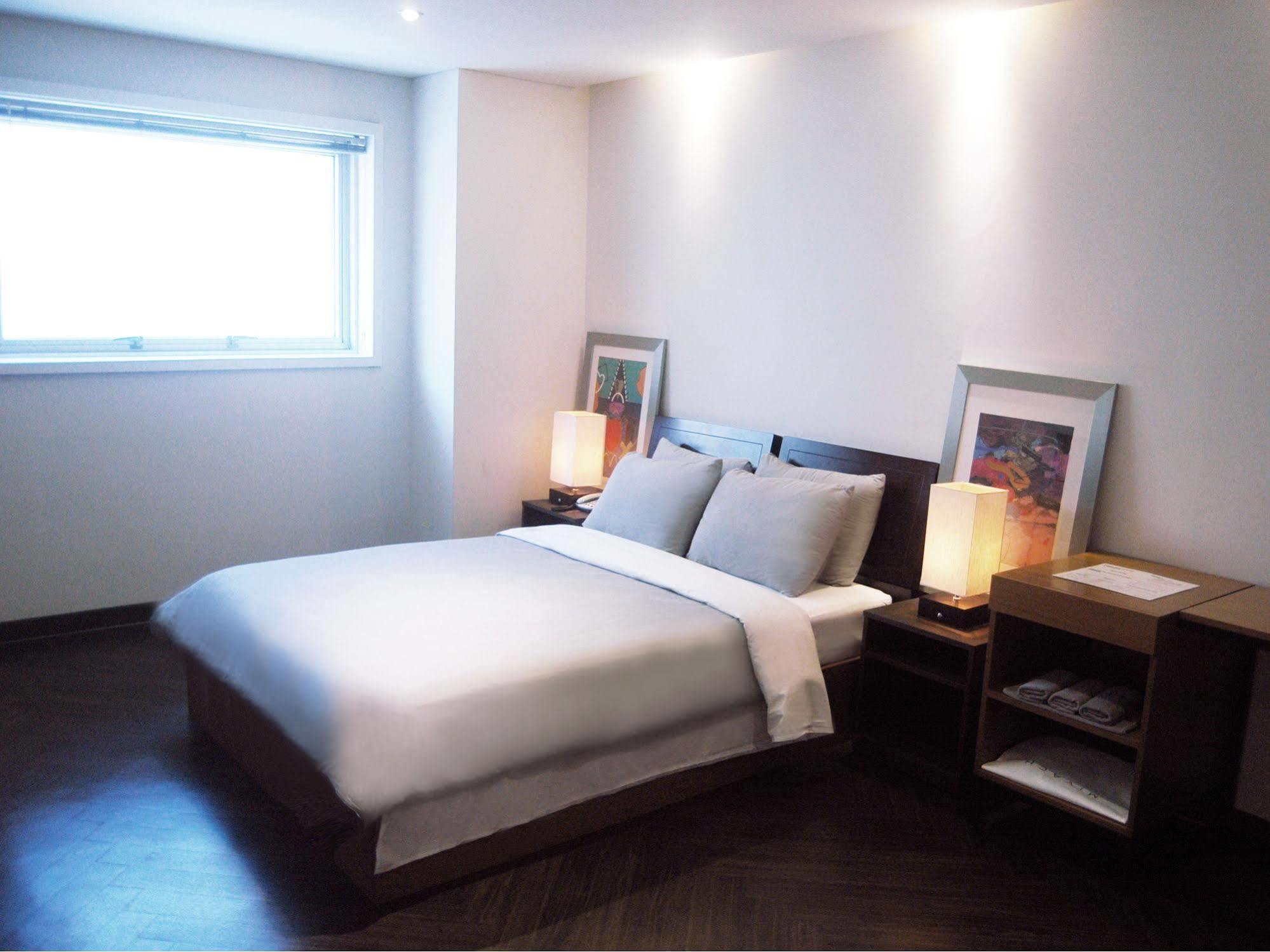The Hotel Bon Suwon Exterior foto