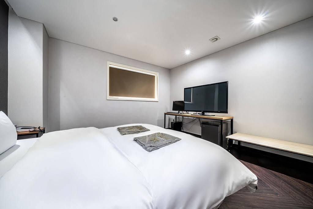 The Hotel Bon Suwon Exterior foto